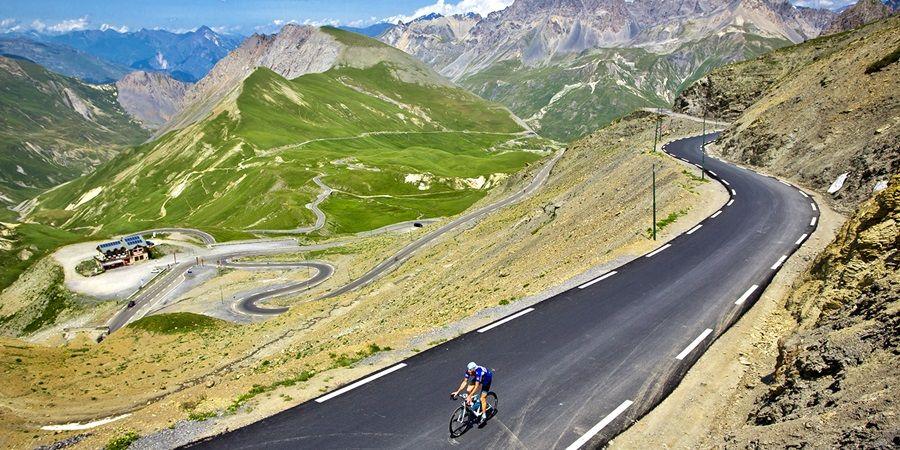 Passo dello Stelvio mountain pass road